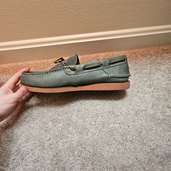 NWOT Men's Tommy Hilfiger Gray Leather Boat Shoes - Picture 2 of 9